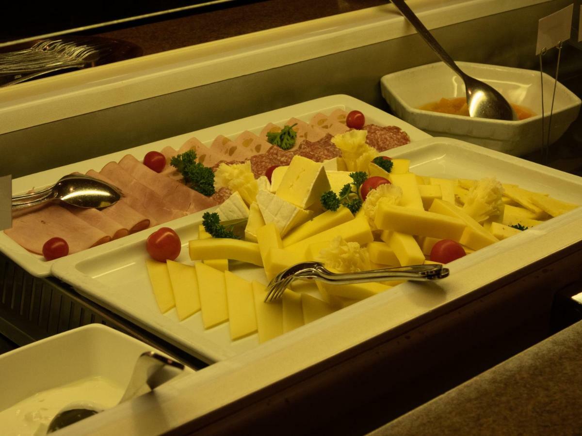 Hotel Laendli Oberägeri エクステリア 写真